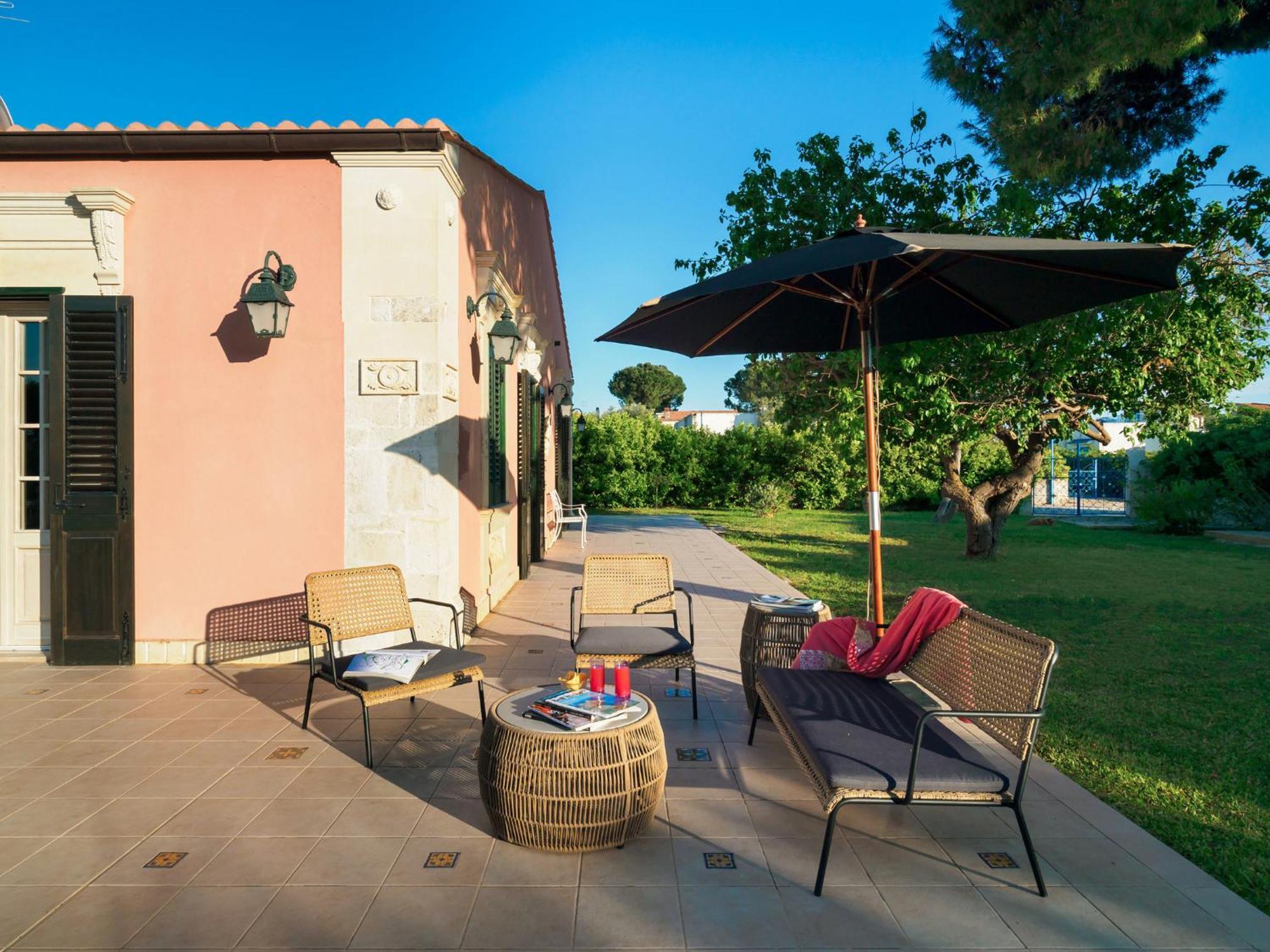 Gira Sole Villa Fontane Bianche Exterior photo